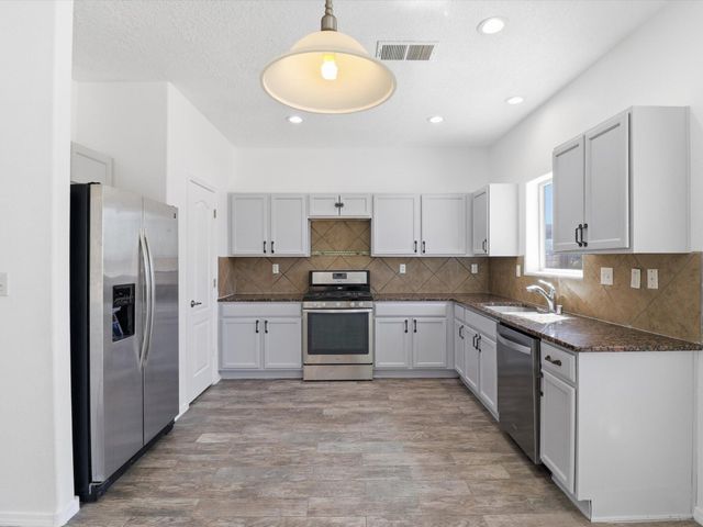 2252 Violeta Circle SE, Rio Rancho, NM 87124