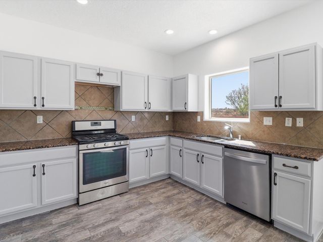 2252 Violeta Circle SE, Rio Rancho, NM 87124