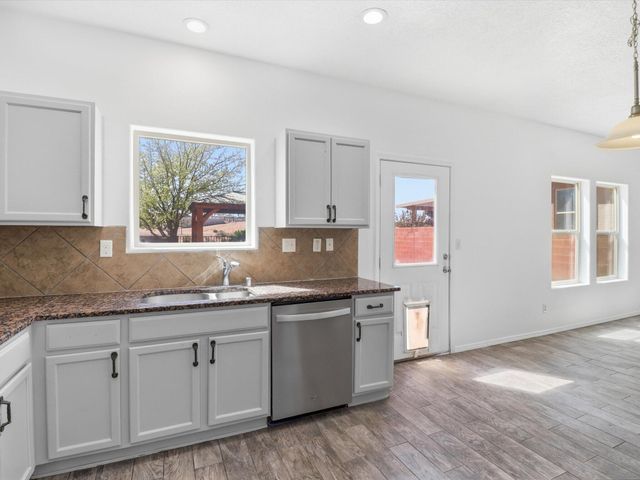 2252 Violeta Circle SE, Rio Rancho, NM 87124