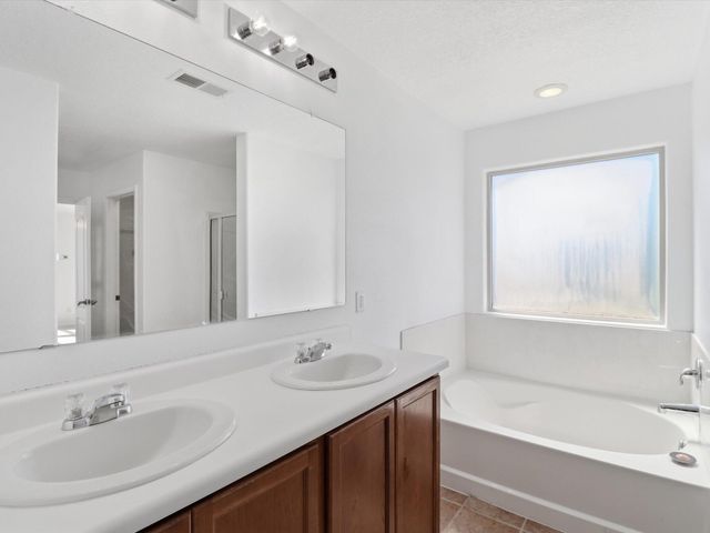 2252 Violeta Circle SE, Rio Rancho, NM 87124