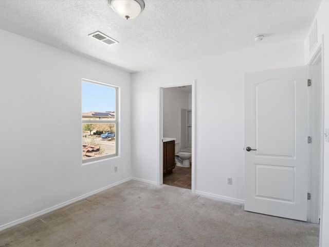 2252 Violeta Circle SE, Rio Rancho, NM 87124