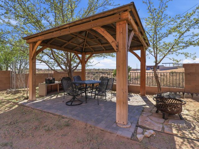 2252 Violeta Circle SE, Rio Rancho, NM 87124