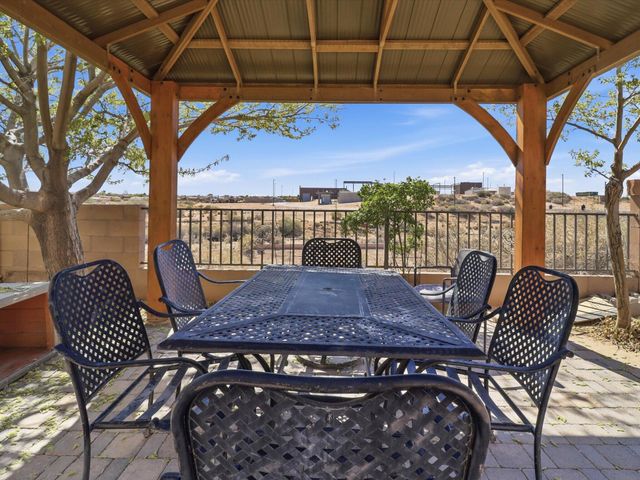 2252 Violeta Circle SE, Rio Rancho, NM 87124