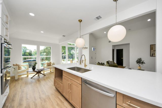 1737 Tabor Street, Houston, TX 77009