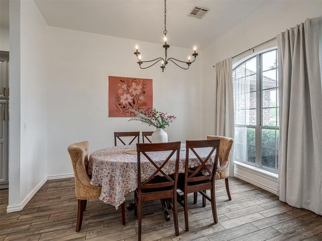 10401 Joseph Way, Yukon, OK 73099