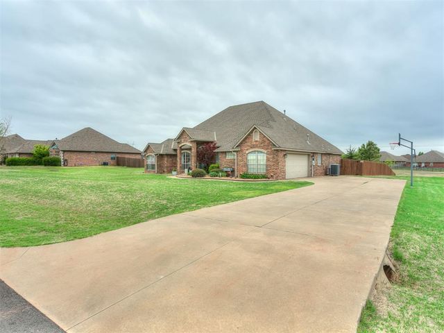 10401 Joseph Way, Yukon, OK 73099