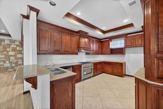 3532 W Jefferson Boulevard, Dallas, TX 75211