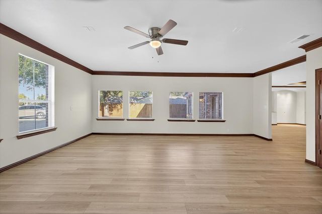 3532 W Jefferson Boulevard, Dallas, TX 75211