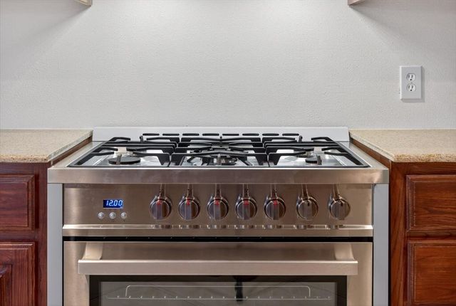 3532 W Jefferson Boulevard, Dallas, TX 75211