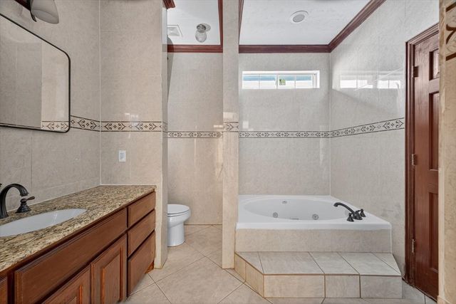 3532 W Jefferson Boulevard, Dallas, TX 75211