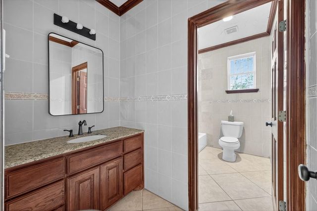 3532 W Jefferson Boulevard, Dallas, TX 75211