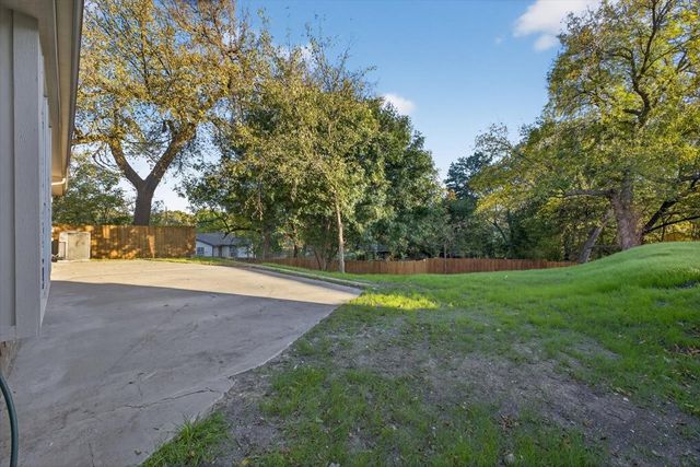 3532 W Jefferson Boulevard, Dallas, TX 75211