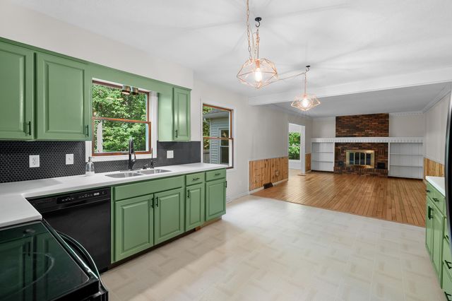 9766 S Westnedge Avenue, Portage, MI 49002