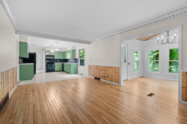 9766 S Westnedge Avenue, Portage, MI 49002