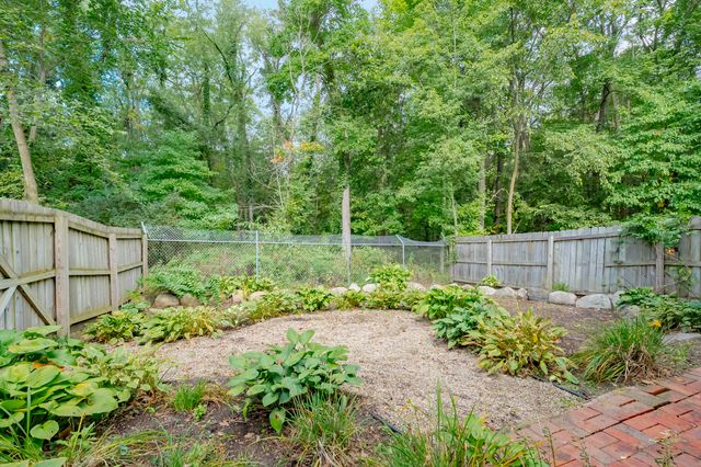 9766 S Westnedge Avenue, Portage, MI 49002