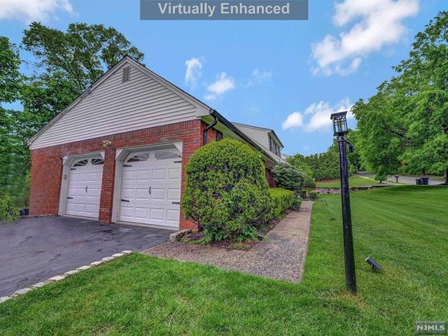 41 Hardwick Lane, Wayne, NJ 07470
