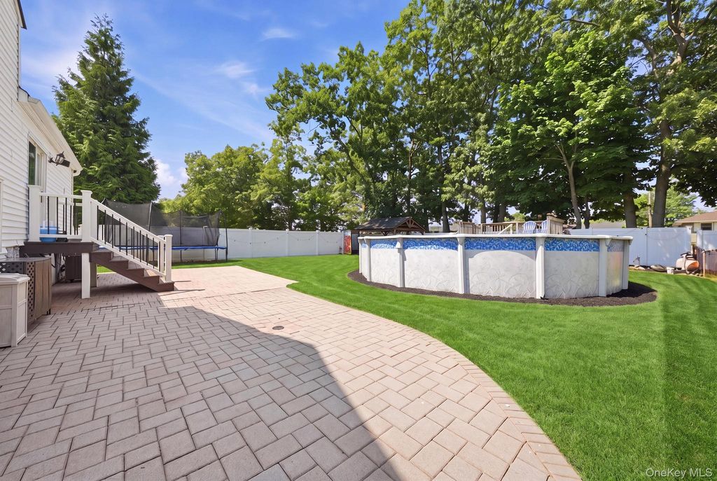 422 Park Lane, Massapequa Park, NY 11762 — photo 5