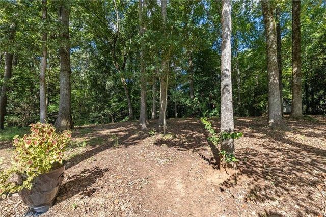 2206 Deer Ridge Drive, Smoke Rise, GA 30087