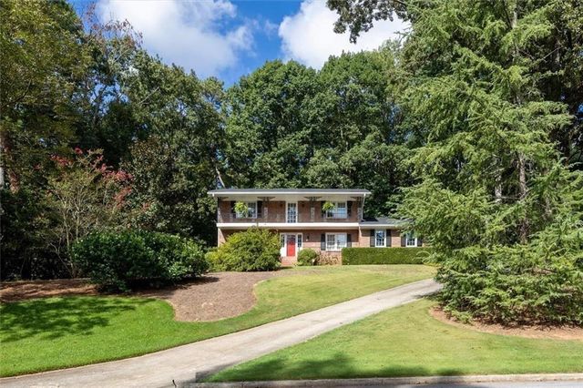 2206 Deer Ridge Drive, Smoke Rise, GA 30087