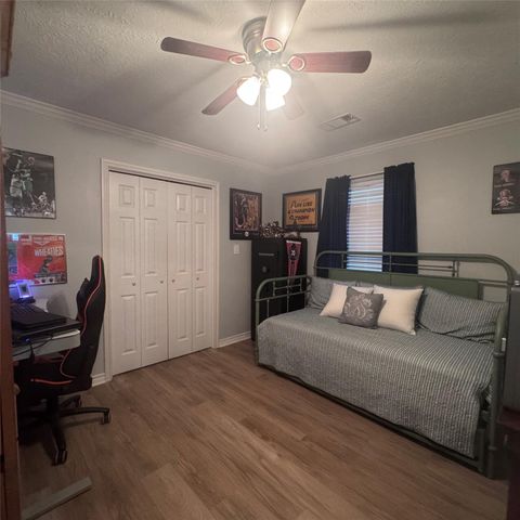 445 Loop Drive, Livingston, TX 77351
