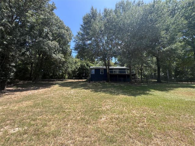 445 Loop Drive, Livingston, TX 77351