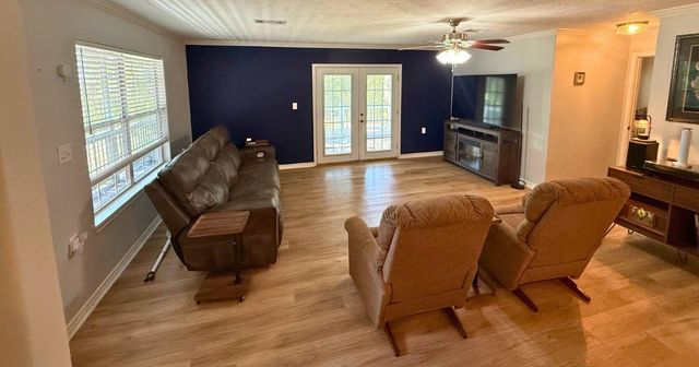 445 Loop Drive, Livingston, TX 77351