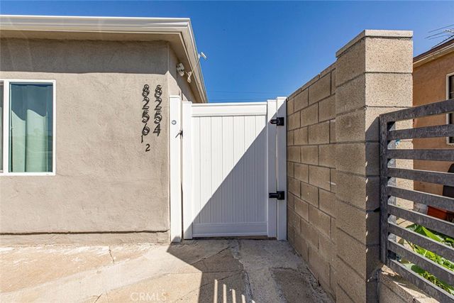 8254 Vantage Avenue, North Hollywood, CA 91605