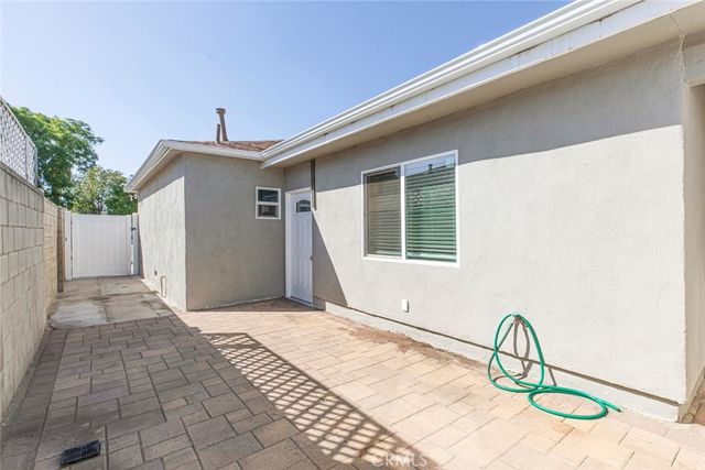 8254 Vantage Avenue, North Hollywood, CA 91605