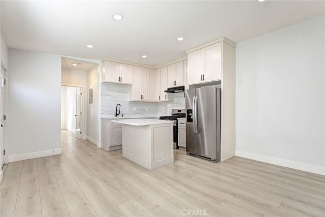 8254 Vantage Avenue, North Hollywood, CA 91605