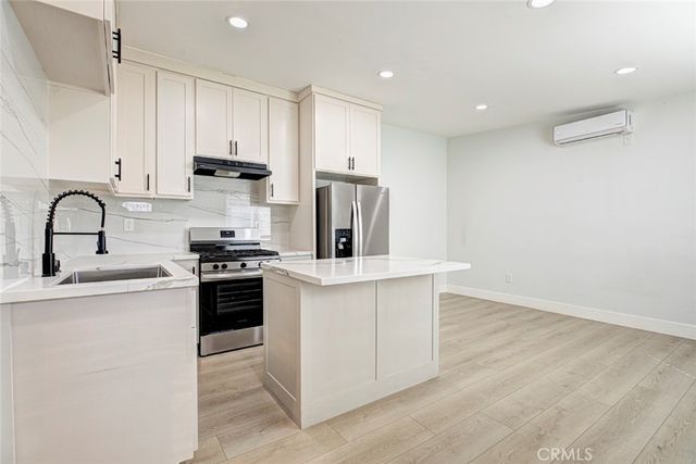 8254 Vantage Avenue, North Hollywood, CA 91605