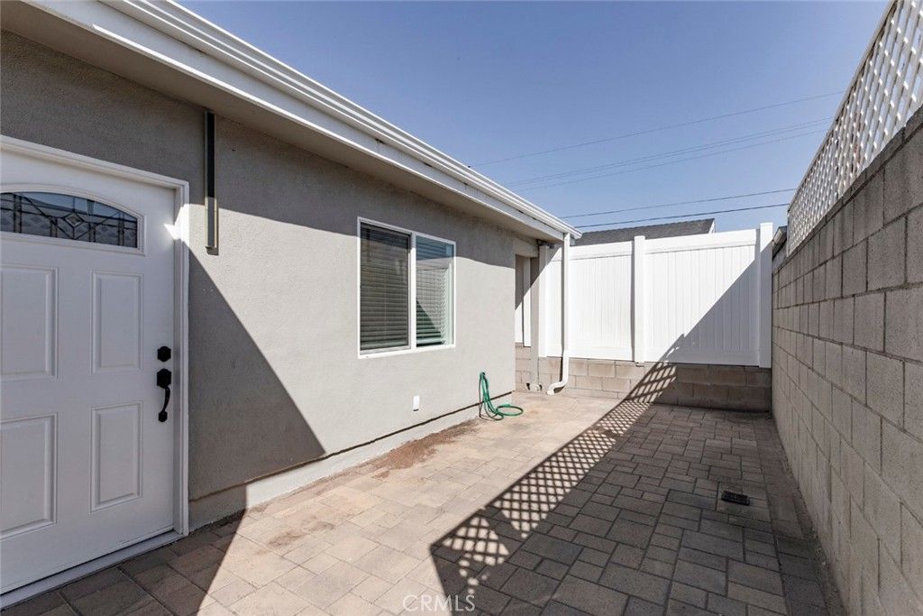 8254 Vantage Avenue, North Hollywood, CA 91605