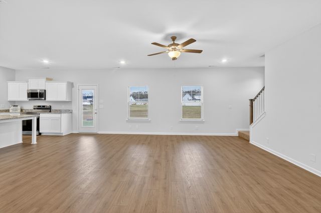 353 Neartop Ln, Murfreesboro, TN 37128