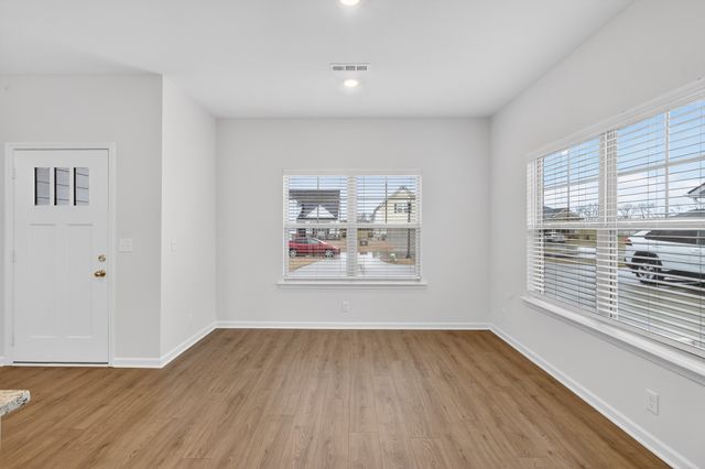 353 Neartop Ln, Murfreesboro, TN 37128