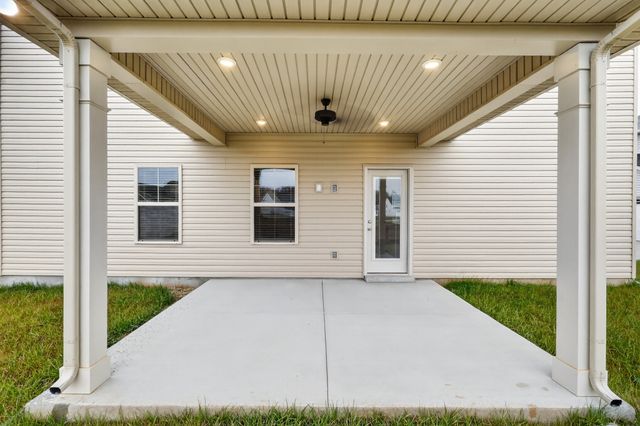 353 Neartop Ln, Murfreesboro, TN 37128