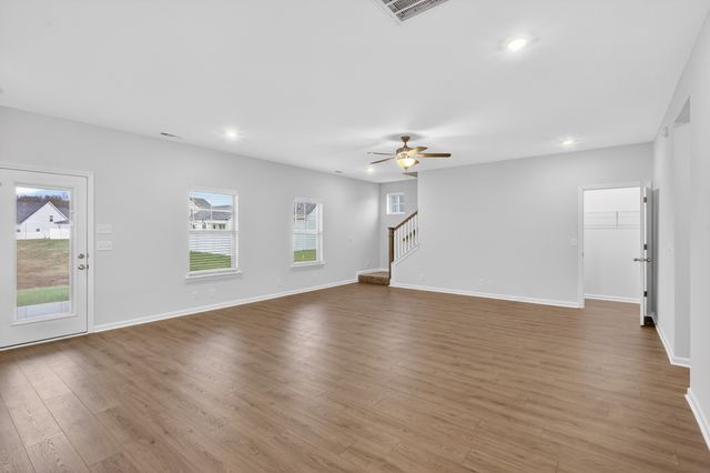 353 Neartop Ln, Murfreesboro, TN 37128