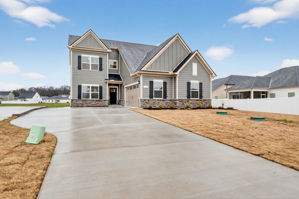 353 Neartop Ln, Murfreesboro, TN 37128