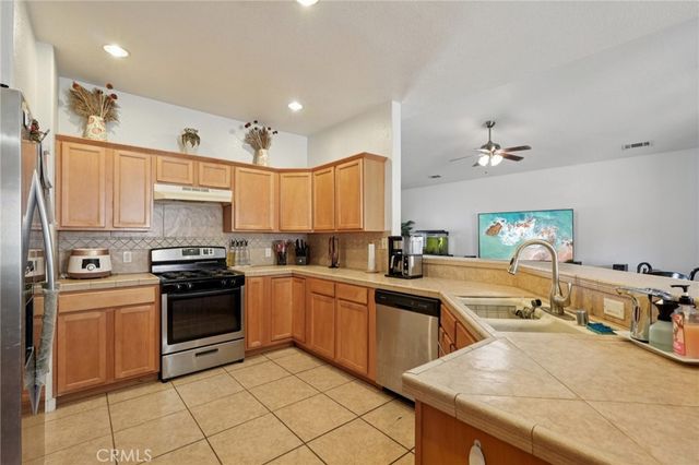 16657 Country Ranch Court, Victorville, CA 92395