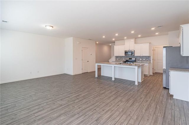 512 Sausalito Walk, Suwanee, GA 30024