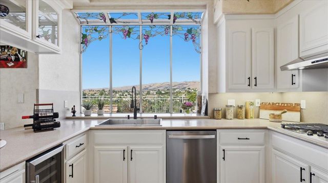5000 Birkdale Way, San Jose, CA 95138