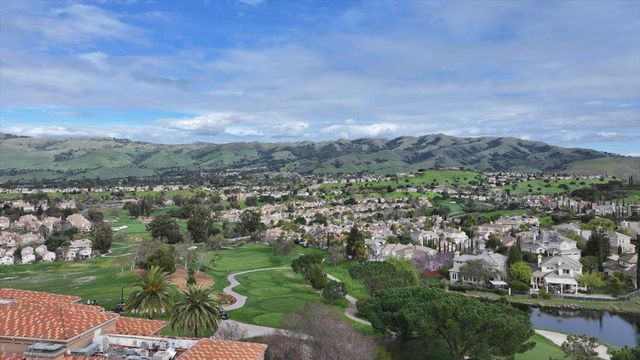5000 Birkdale Way, San Jose, CA 95138