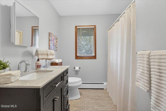 321 Middletown Road, Halfmoon, NY 12188