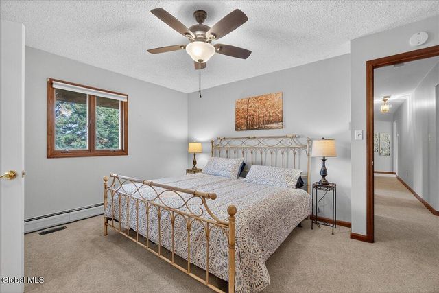 321 Middletown Road, Halfmoon, NY 12188