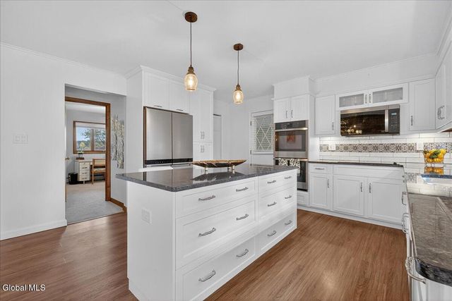 321 Middletown Road, Halfmoon, NY 12188