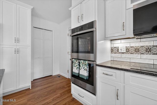 321 Middletown Road, Halfmoon, NY 12188