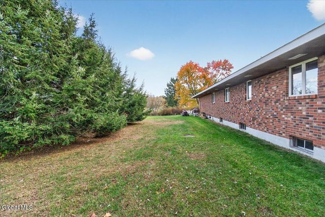 321 Middletown Road, Halfmoon, NY 12188