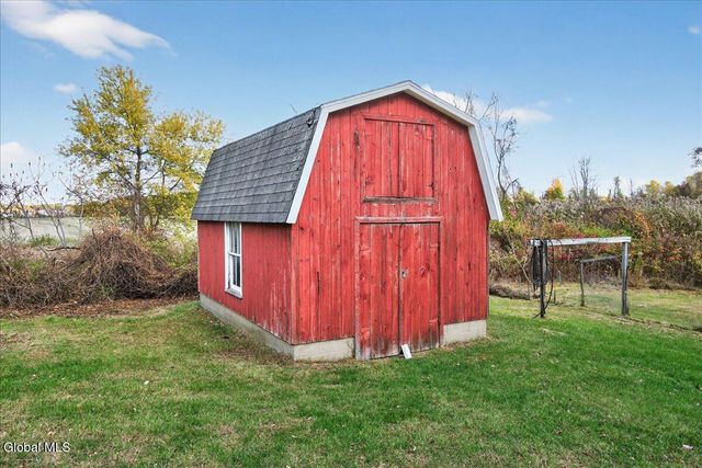 321 Middletown Road, Halfmoon, NY 12188