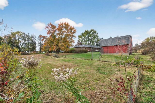 321 Middletown Road, Halfmoon, NY 12188