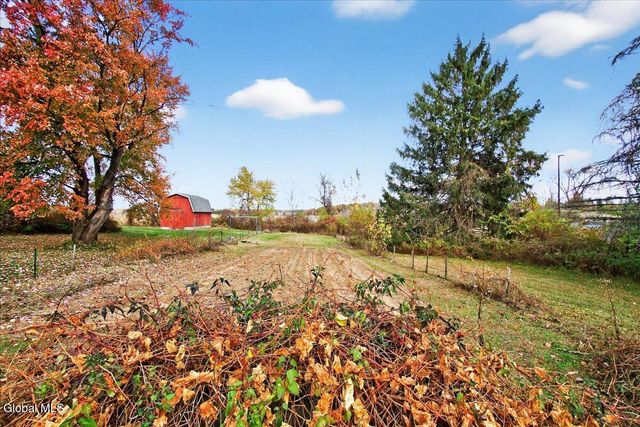 321 Middletown Road, Halfmoon, NY 12188