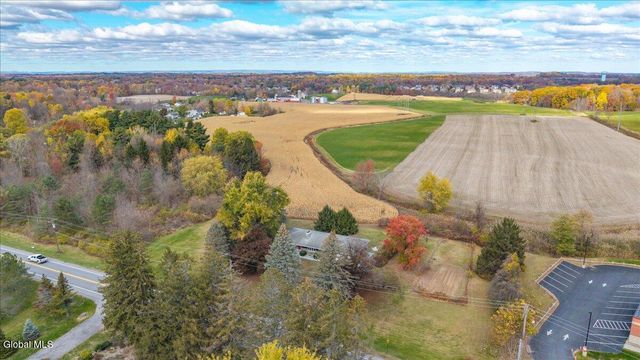 321 Middletown Road, Halfmoon, NY 12188