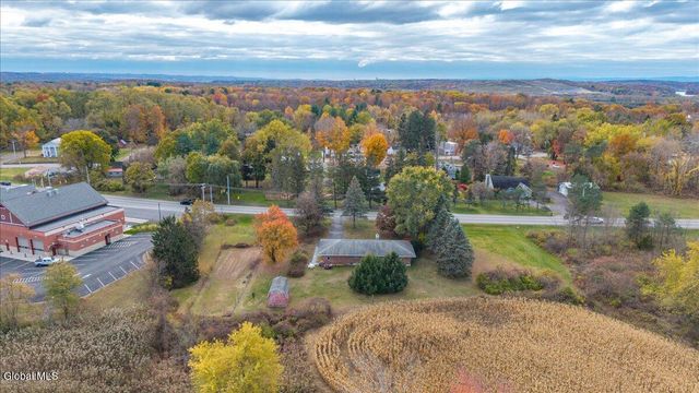 321 Middletown Road, Halfmoon, NY 12188